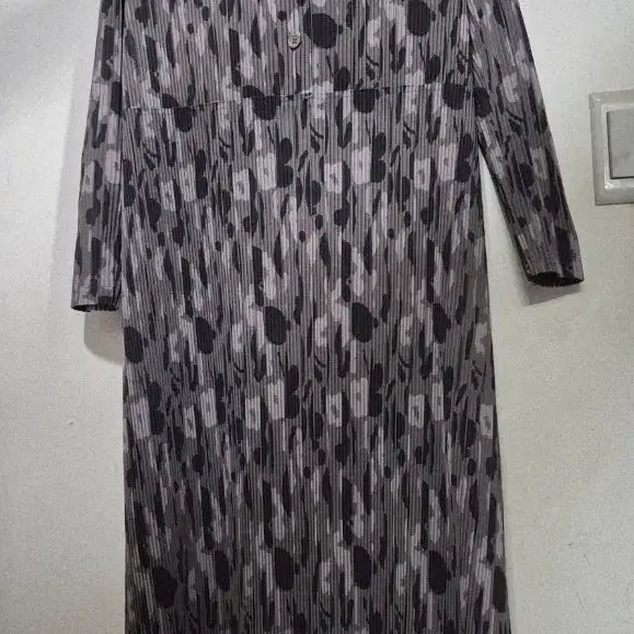 [BUNJANG] Pleats Me Flower Pattern Long Dress / 플리츠미    플리츠 플라워 패턴 롱 원피스