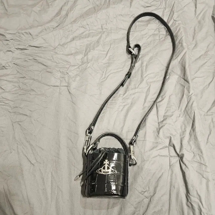 [BUNJANG] Vivienne Westwood Leather Bucket Bag / 비비안 웨스트 우드 레더 버킷 백