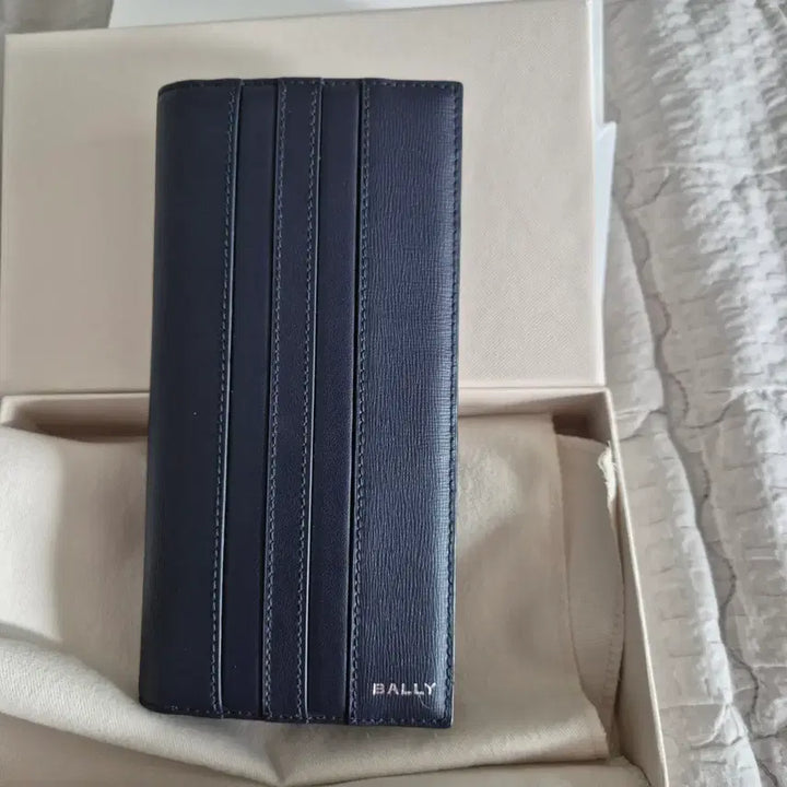 [SOLD OUT] 미사용 발리 남성 장지갑 팝니다
