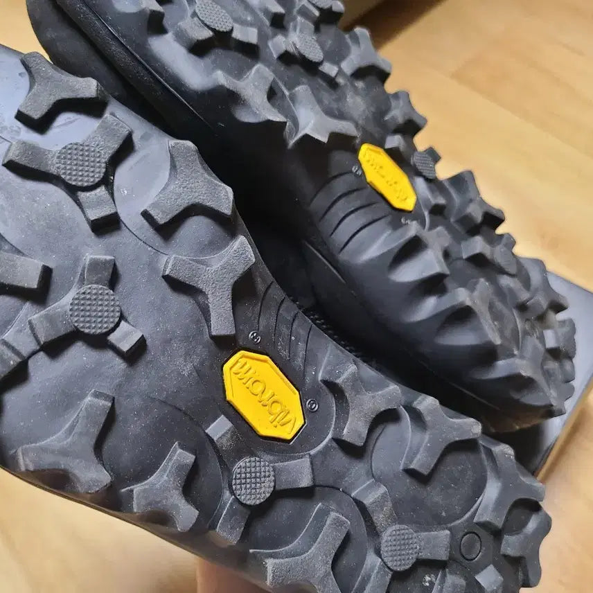 [SOLD OUT] 조셉트 브리토 brito 290 팝니다