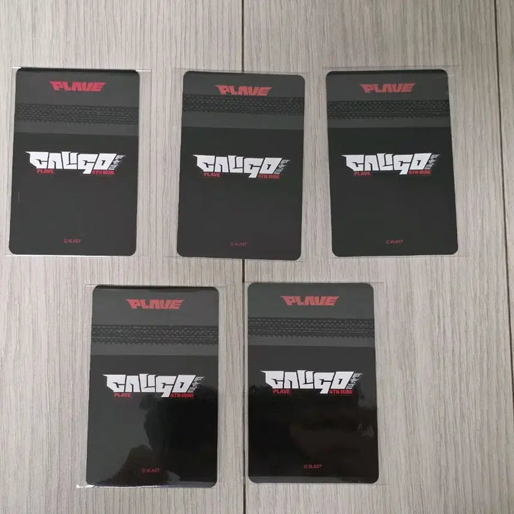 [SOLD OUT] 플레이브 더현대 미공포 5매 일괄