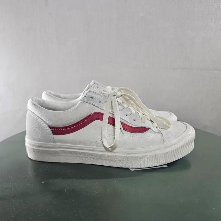 [BUNJANG] Vans Style 36 Sneakers White/Red 250mm / 250mm반스 36 화이트/레드 스니커즈  -875