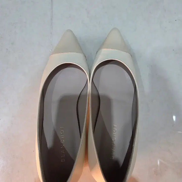 [BUNJANG] BlancShoe Half Moon Ivory Plain Heels / 블랑쇼 하프문 아이보리 플레인 220