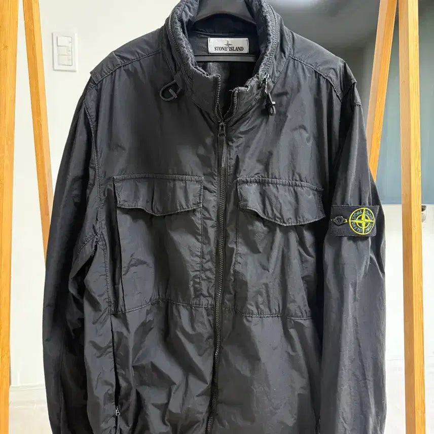 [BUNJANG] Stone Island Black Nylon Windbreaker XL / 스톤아일랜드 블랙 나일론 바람막이 XL