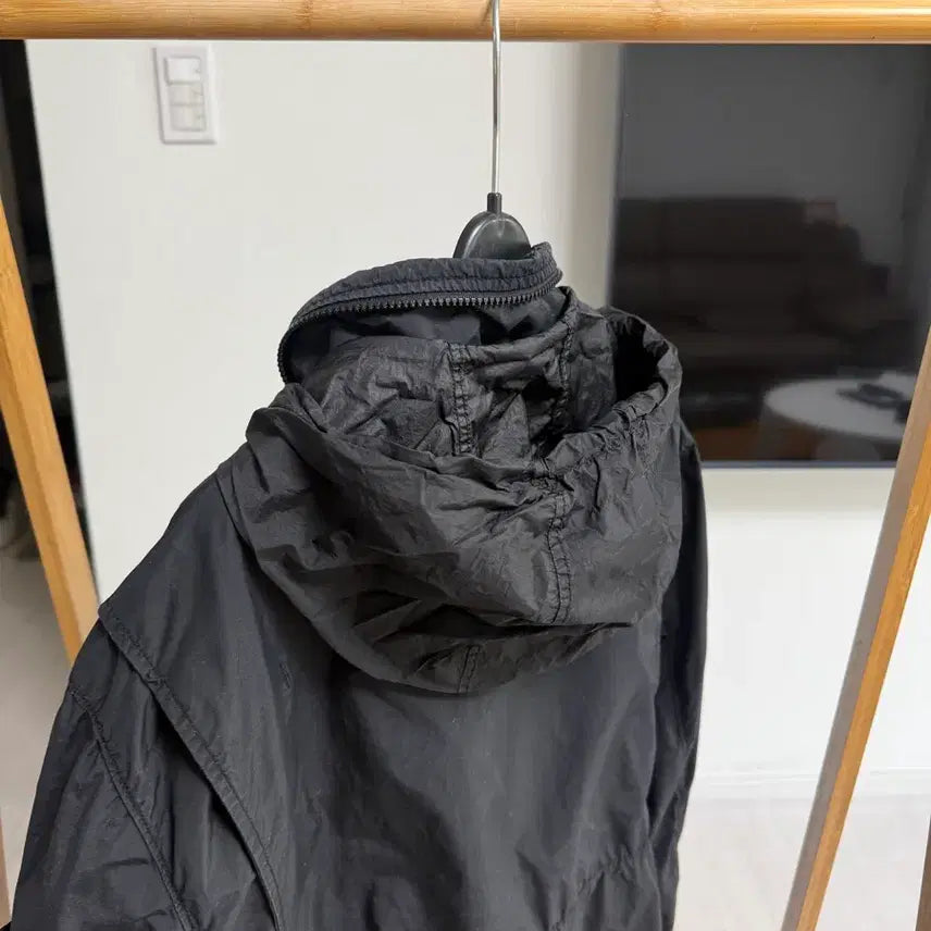 [BUNJANG] Stone Island Black Nylon Windbreaker XL / 스톤아일랜드 블랙 나일론 바람막이 XL