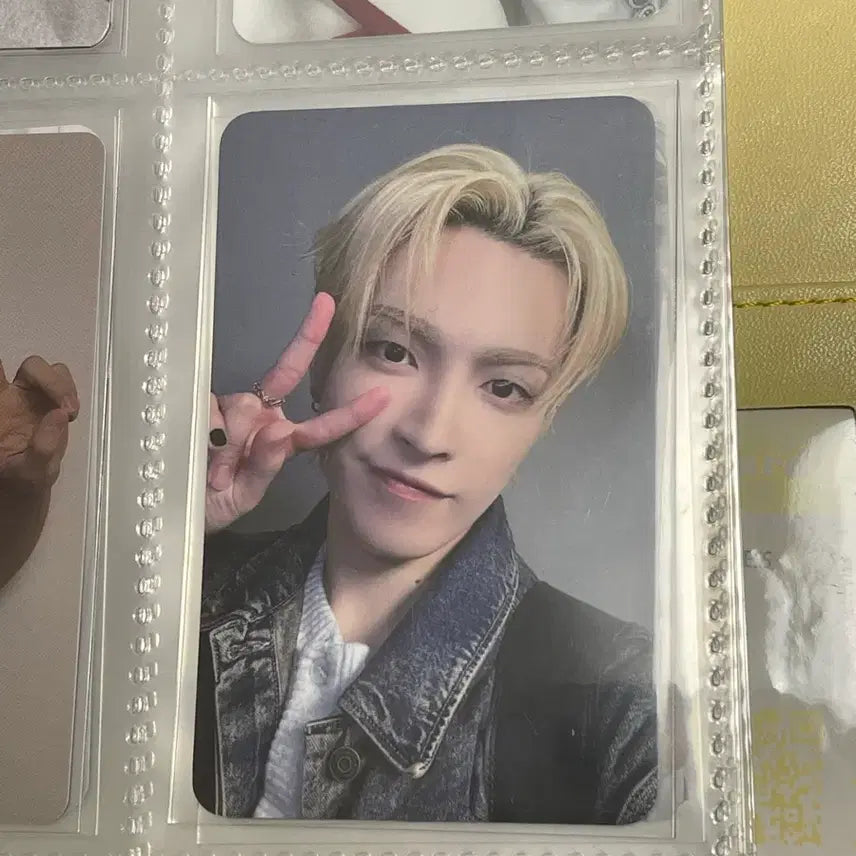 [SOLD OUT] 에이티즈 에이티니존 포카 홍중