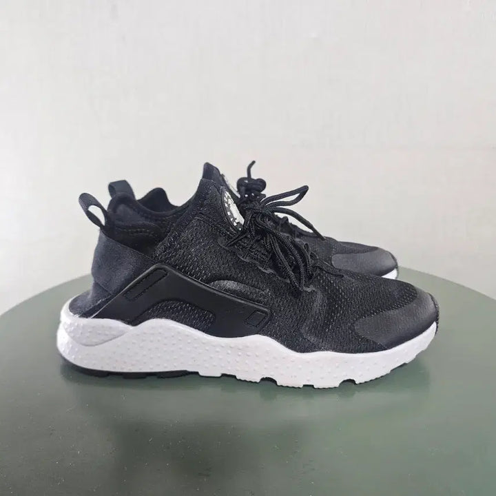 [BUNJANG] Nike Huarache Black Sneakers / 240나이키 허라취 블랙 스니커즈 운동화 -877