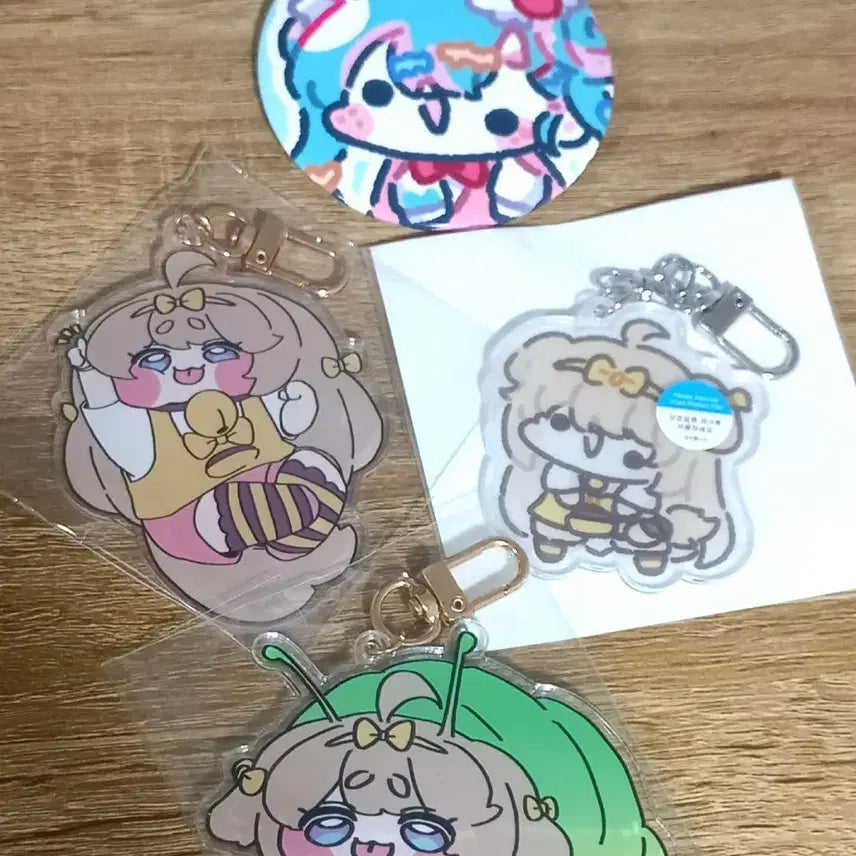 [BUNJANG] Trickle Butter Acrylic Keyring &amp; Picola Badge Bundle / (일괄)트릭컬 버터 아크릴 키링 피코라 캔뱃지