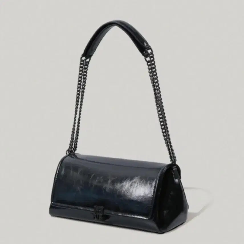 [BUNJANG] 폴뉴아 클래식 로고 체인백(CLASSIC LOGO CHAIN BAG) / 폴뉴아 클래식 로고 체인백(CLASSIC LOGO CHAIN BAG)