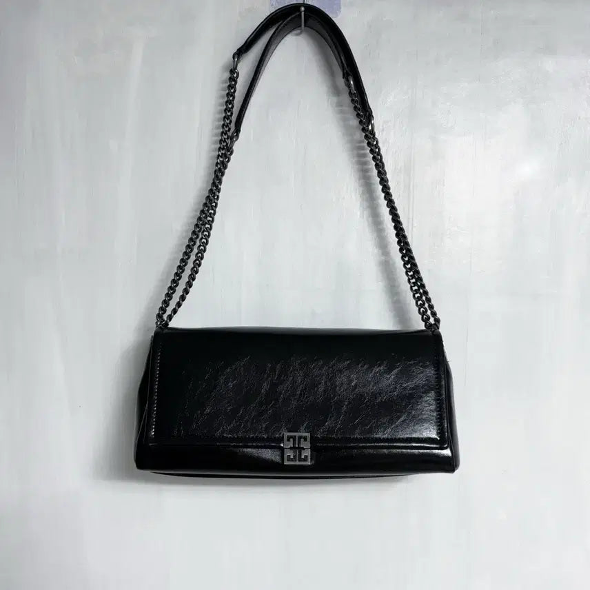 [BUNJANG] 폴뉴아 클래식 로고 체인백(CLASSIC LOGO CHAIN BAG) / 폴뉴아 클래식 로고 체인백(CLASSIC LOGO CHAIN BAG)