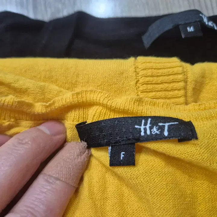 [BUNJANG] H&amp;T TEENIE WEENIE Cardigan (4 Types) / H&amp;T, TEENIE WEENIE 가디건 (총4종)가격입니다