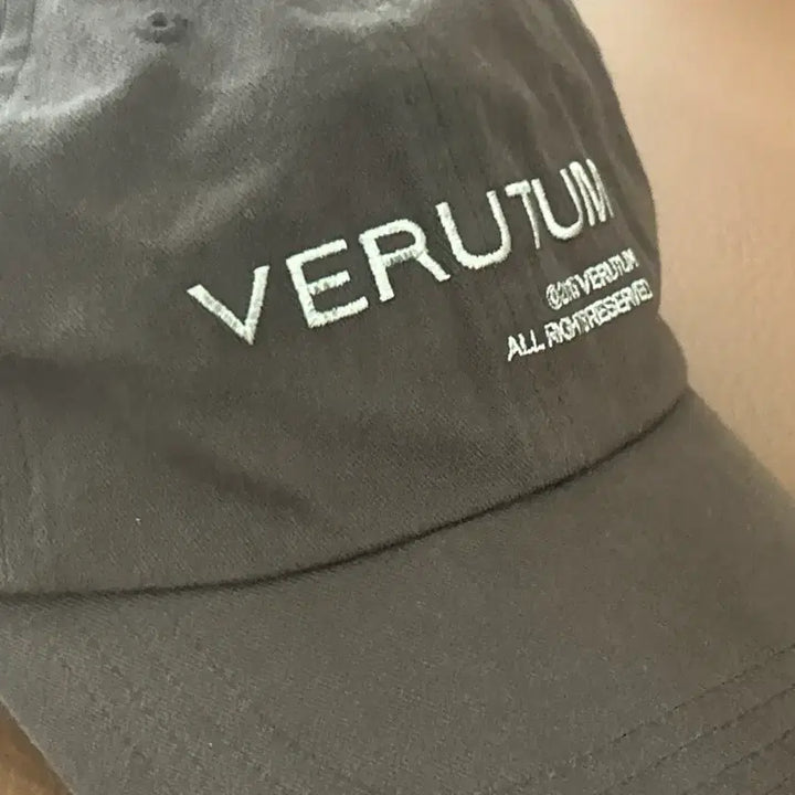 [BUNJANG] Verutum Baseball Cap / 베루툼 모자