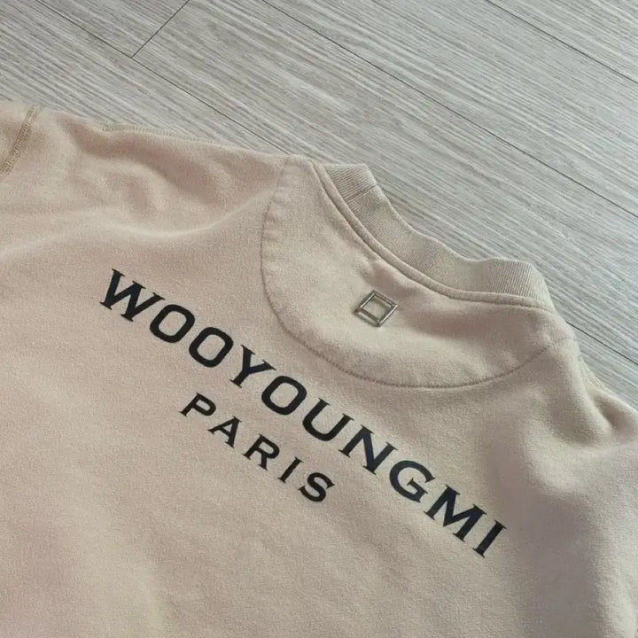 [SOLD OUT] [정품] 우영미 백로고 맨투맨  (새상품)