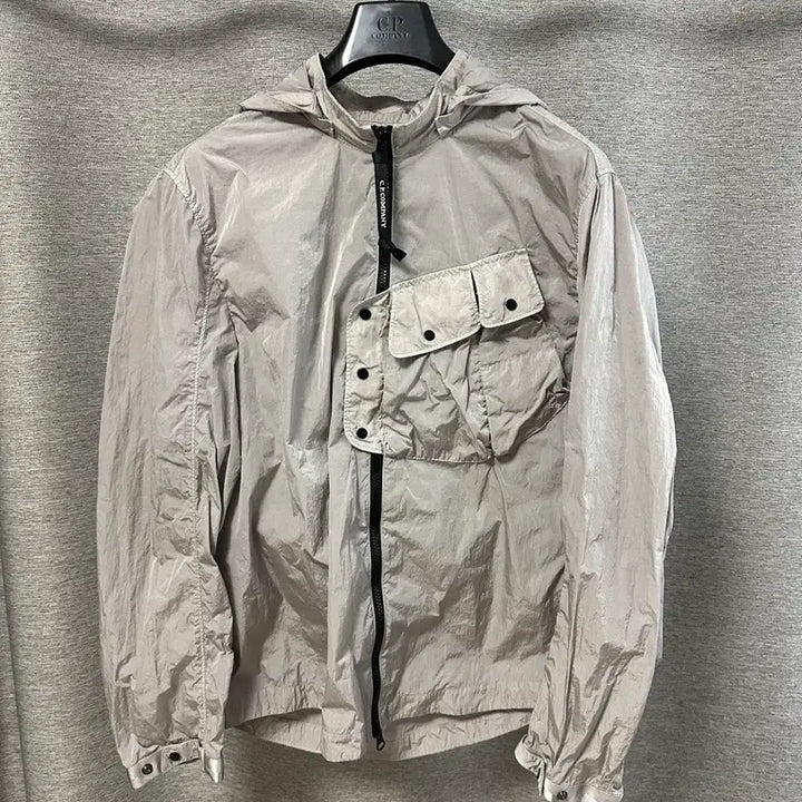 [SOLD OUT] CP컴퍼니 크롬R 나일론 고글 바람막이 그레이 (L)