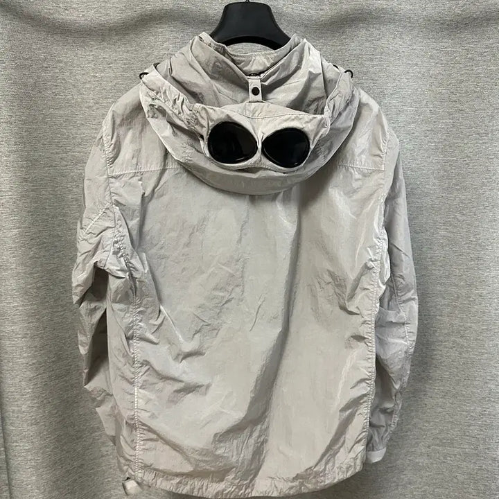 [SOLD OUT] CP컴퍼니 크롬R 나일론 고글 바람막이 그레이 (L)