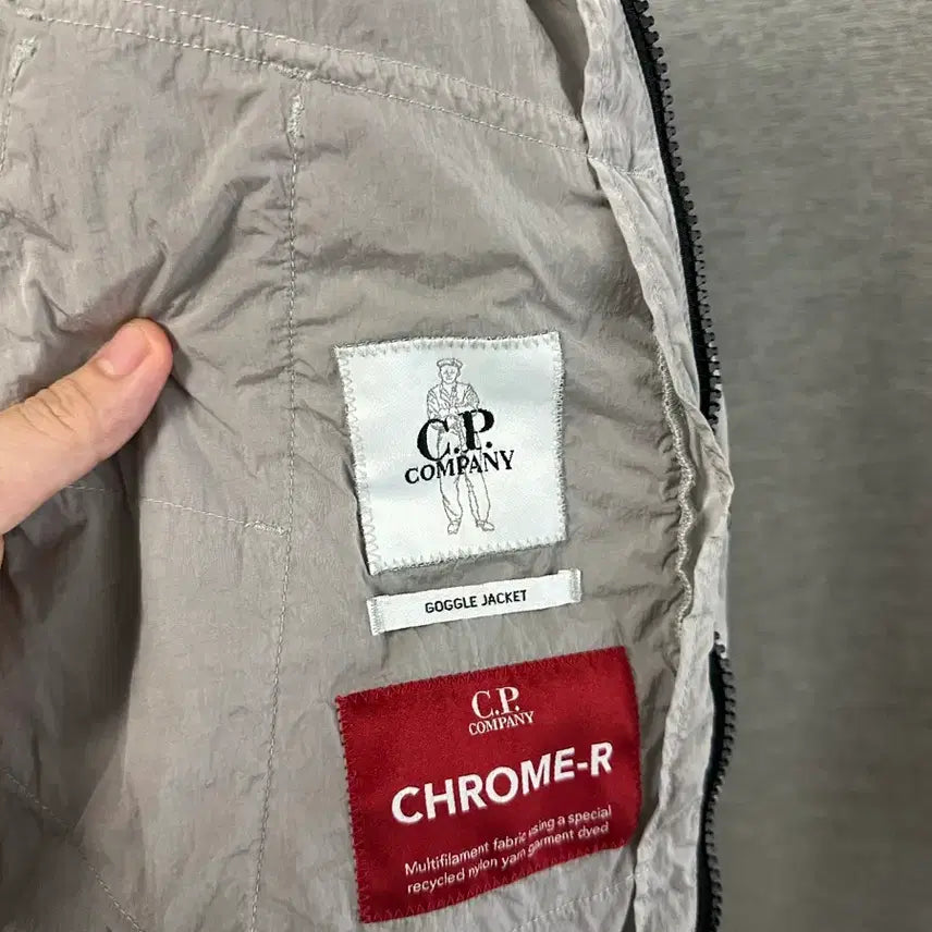 [SOLD OUT] CP컴퍼니 크롬R 나일론 고글 바람막이 그레이 (L)