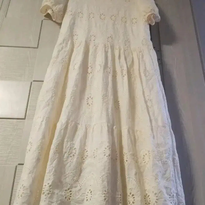 [BUNJANG] Ivory Punching Long Dress / 아이보리 펀칭 롱원피스