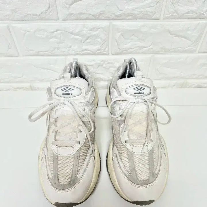 [BUNJANG] Umbro FLYER v2 Sneakers / 엄브로 260 FLYER v2 스니커즈 운동화