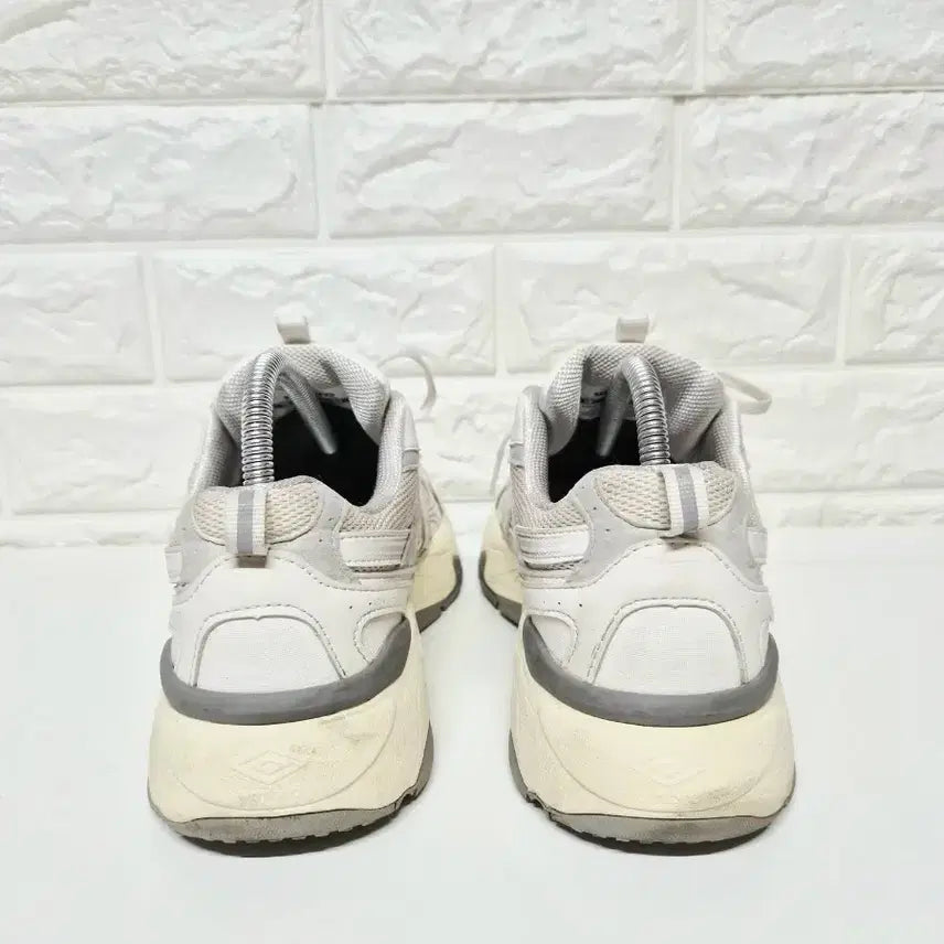 [BUNJANG] Umbro FLYER v2 Sneakers / 엄브로 260 FLYER v2 스니커즈 운동화