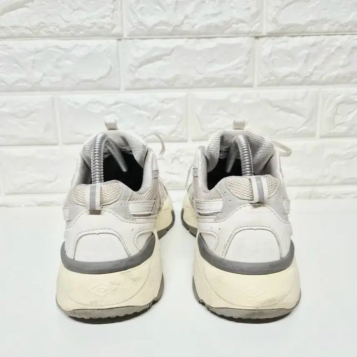 [BUNJANG] Umbro FLYER v2 Sneakers / 엄브로 260 FLYER v2 스니커즈 운동화