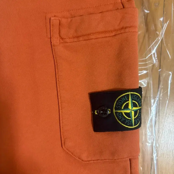 [BUNJANG] Stone Island Brushed Cotton Fleece Cargo Sweatpants / (새제품) 스톤아일랜드 브러시드 플리스 조거 팬츠