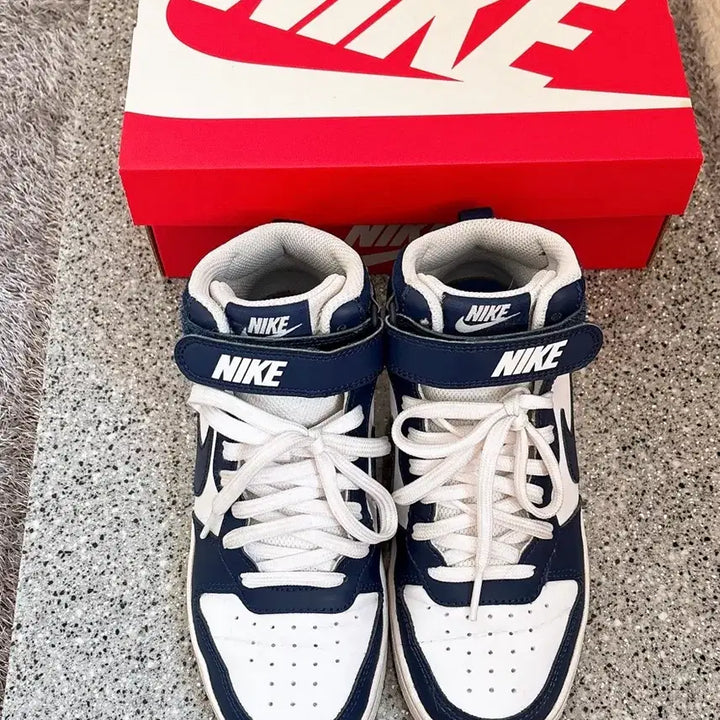 [BUNJANG] Nike Court Borough Mid 2 White/Blue GS UK 3.5 / 나이키 코트 버로우 미드2 화이트/블루