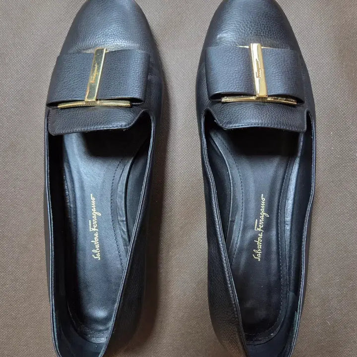 [BUNJANG] Salvatore Ferragamo Leather Loafers / 페라가모 로퍼, 플랫
