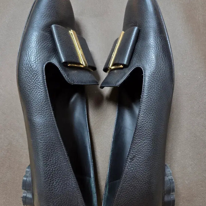 [BUNJANG] Salvatore Ferragamo Leather Loafers / 페라가모 로퍼, 플랫