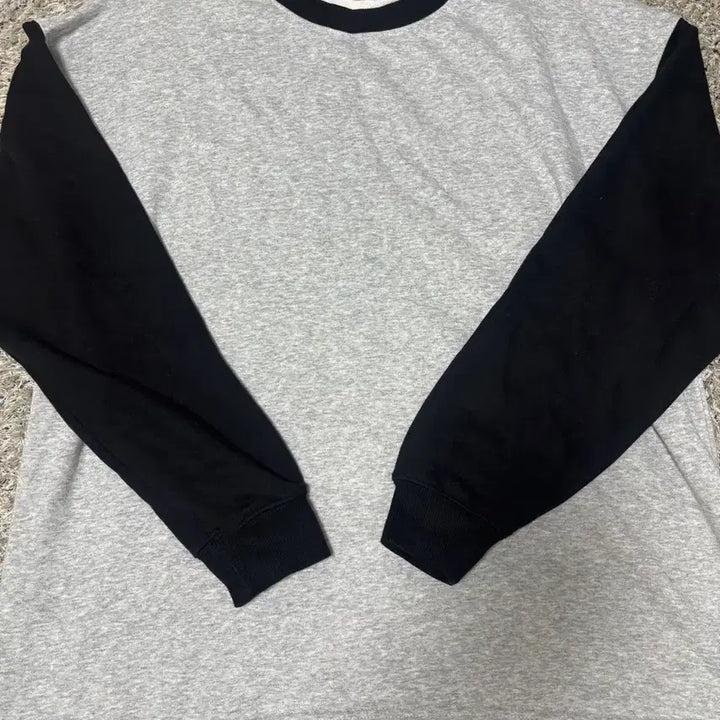 [SOLD OUT] 일본판 퍼플앤옐로우 맨투맨 사이즈 105