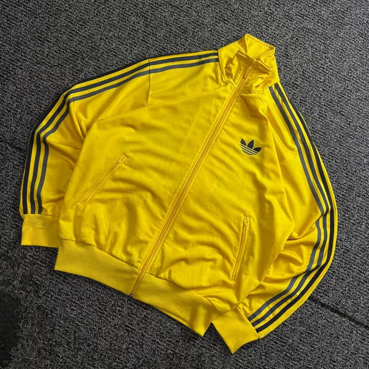 [SOLD OUT] 아디다스 파이어버드 올드스쿨 박시핏 트랙탑 저지 4150