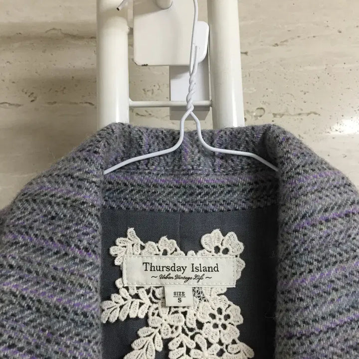 [BUNJANG] Thursday Island Wool Jacket S / 써스데이아일랜드 울 자켓 S
