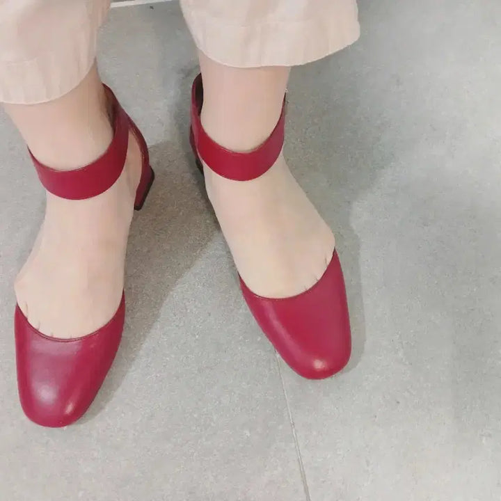 [BUNJANG] [정품] 마르니(Marni) 레더 스트랩 힐 (250/38사이즈) / (250/38사이즈)[정품] 마르니 레더 스트랩 힐 - 무드 있는 레드