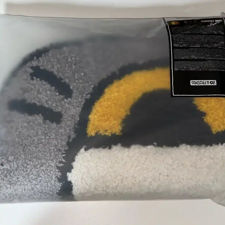 [SOLD OUT] 지드래곤 조앤프랜즈 조아 러그 팝니다