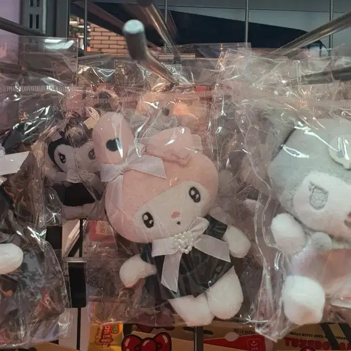 [BUNJANG] My Melody Black Ribbon Plush Keyring / 마이멜로디 블랙리본 인형 키링