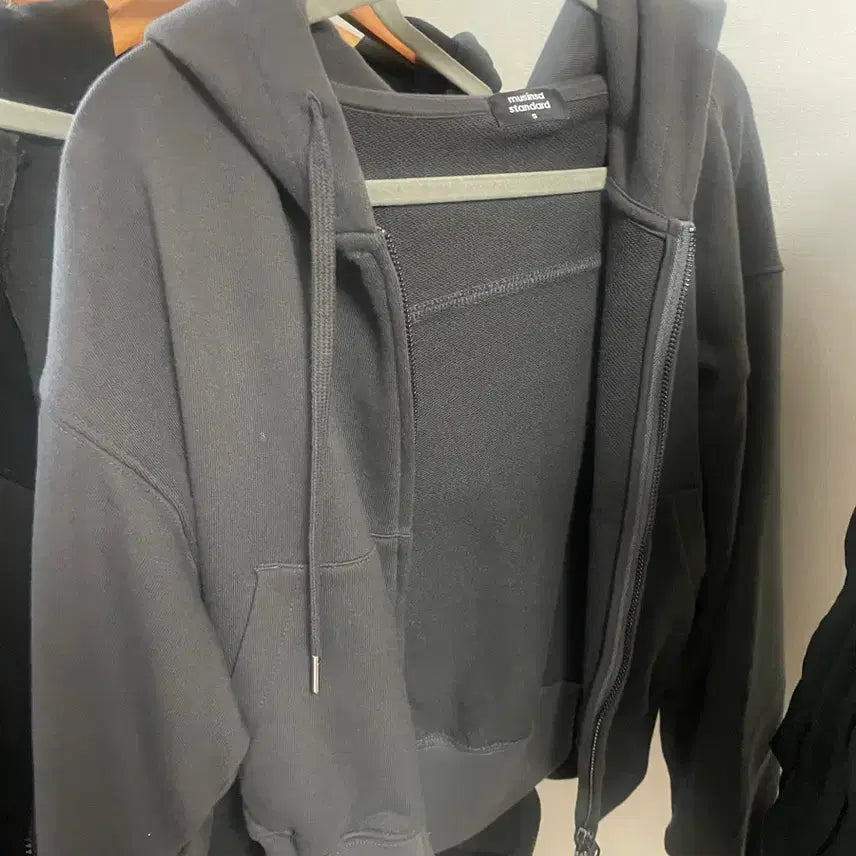 [SOLD OUT] 무신사 스탠다드 우먼즈 크롭 후드 집업