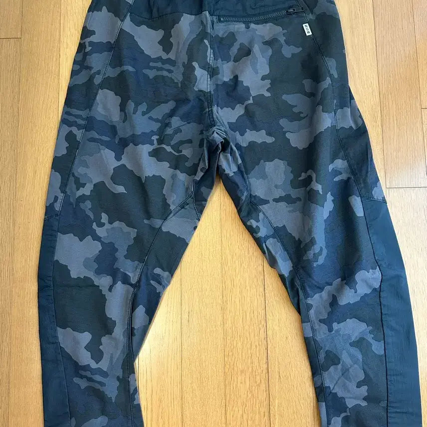 [BUNJANG] Nike NSW Woven Camo Training Pants (S) / 나이키 NSW 우븐 카모 트레이닝 바지 s
