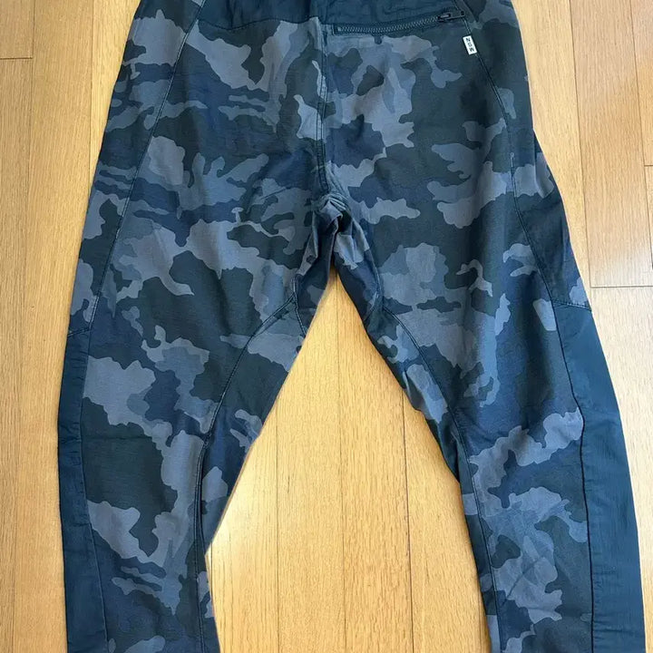 [BUNJANG] Nike NSW Woven Camo Training Pants (S) / 나이키 NSW 우븐 카모 트레이닝 바지 s