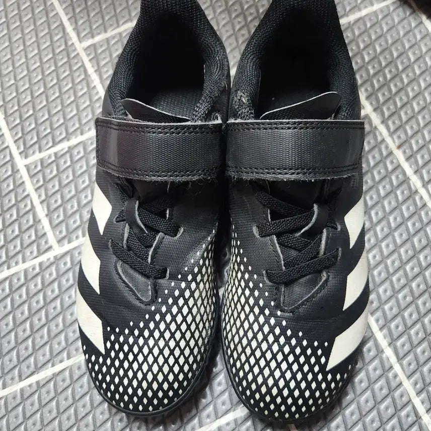 [BUNJANG] Adidas Football Boots / 아디다스 축구화 200