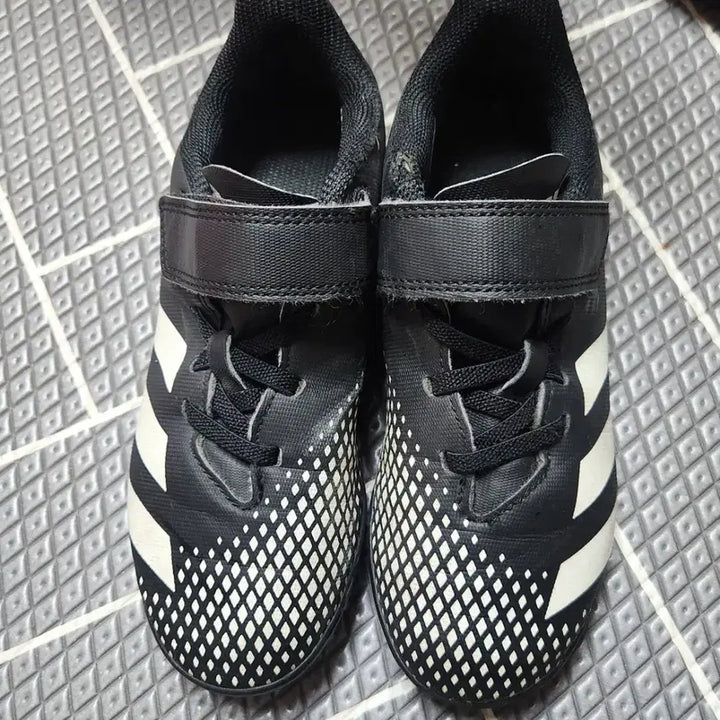 [BUNJANG] Adidas Football Boots / 아디다스 축구화 200