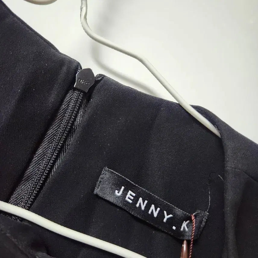 [BUNJANG] JENNY.K Black Knot Design Blouse / 블랙 매듭 디자인 블라우스
