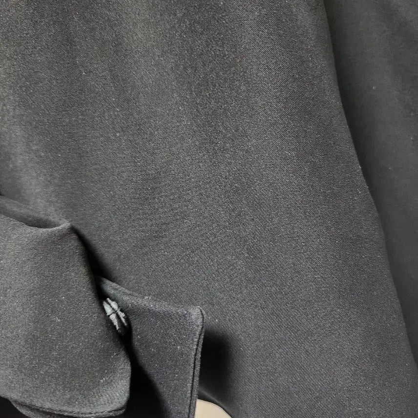 [BUNJANG] JENNY.K Black Knot Design Blouse / 블랙 매듭 디자인 블라우스