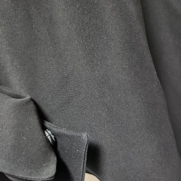 [BUNJANG] JENNY.K Black Knot Design Blouse / 블랙 매듭 디자인 블라우스