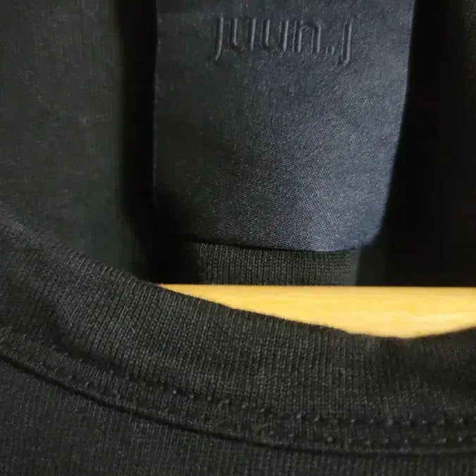 [SOLD OUT] 준지 블랙 J 포켓 로고 자수 오버핏 반팔티셔츠 L JC1542P055