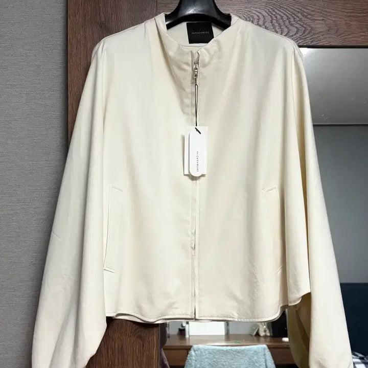 [BUNJANG] The Cashmere Dolman Sleeve Zip-up Jumper / 더캐시미어 26신상 돌먼 슬리브 집업 점퍼 (cream)