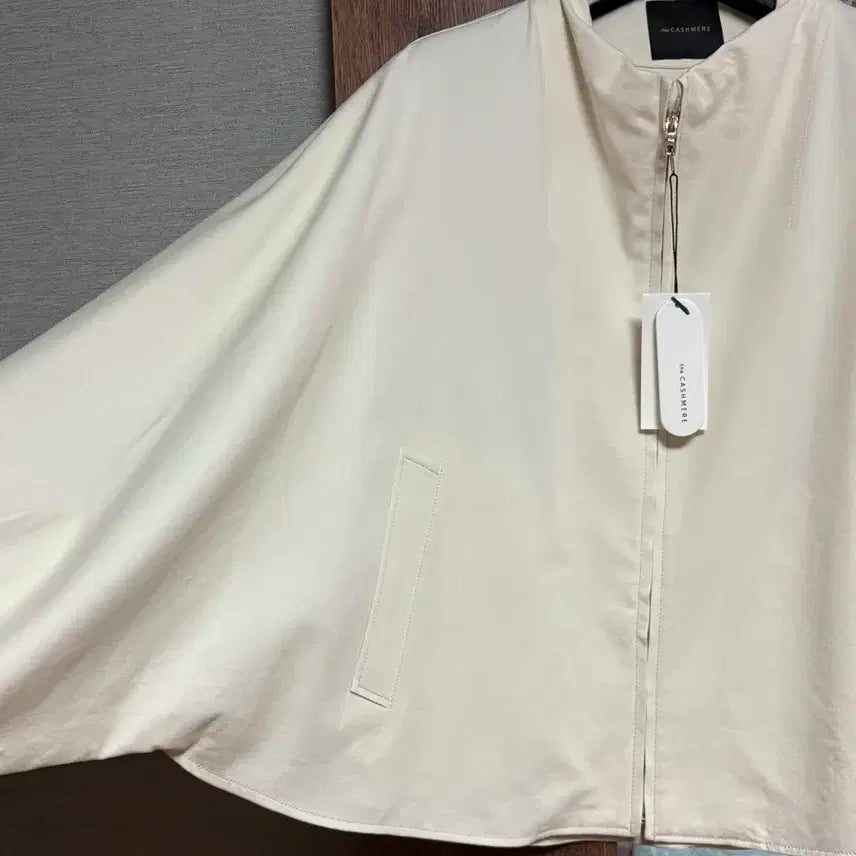 [BUNJANG] The Cashmere Dolman Sleeve Zip-up Jumper / 더캐시미어 26신상 돌먼 슬리브 집업 점퍼 (cream)