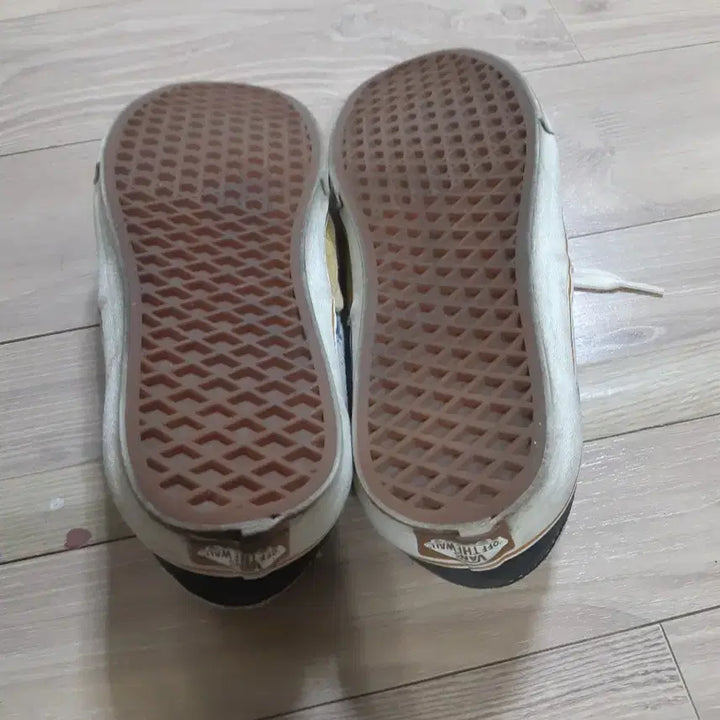 [BUNJANG] Vans Era Corduroy Yellow Pattern Sneakers / 반스 에라 코듀로이 옐로우 패턴 스니커즈