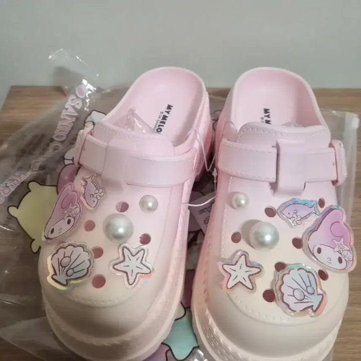 [BUNJANG] Sanrio My Melody 8cm Platform Crocs Slippers (Size 35-36) / 산리오 정품 마이멜로디 8센치 통굽 크록스 230/35-36