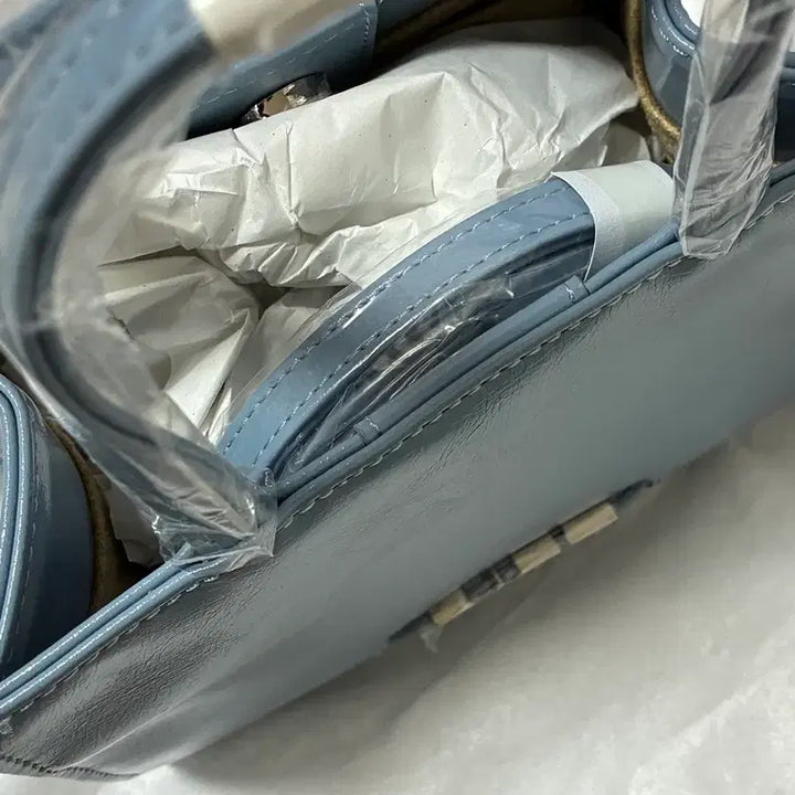 [BUNJANG] Rave Emma Baby Blue Handbag / 택제거 새상품 레이브 엠마 베이블루색상 가방 판매 합니다