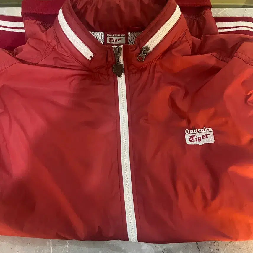 [SOLD OUT] 오니츠카타이거 바람막이 레드