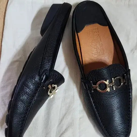 [BUNJANG] Ferragamo Gancini Gold-Trimmed Mule Slippers / (240)일회사용 페라가모 금장간치니 슬리퍼 블로퍼 뮬